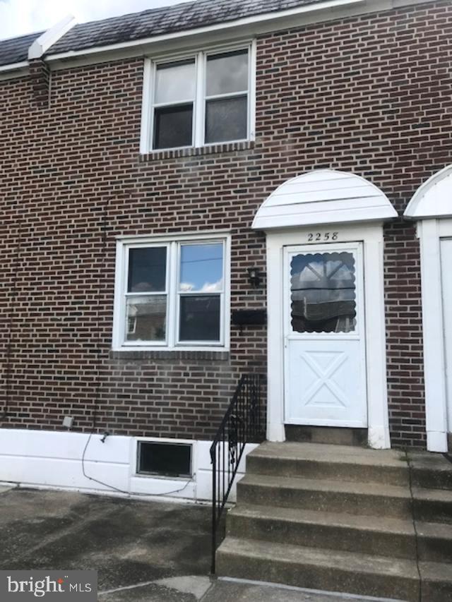 2258 South Harwood